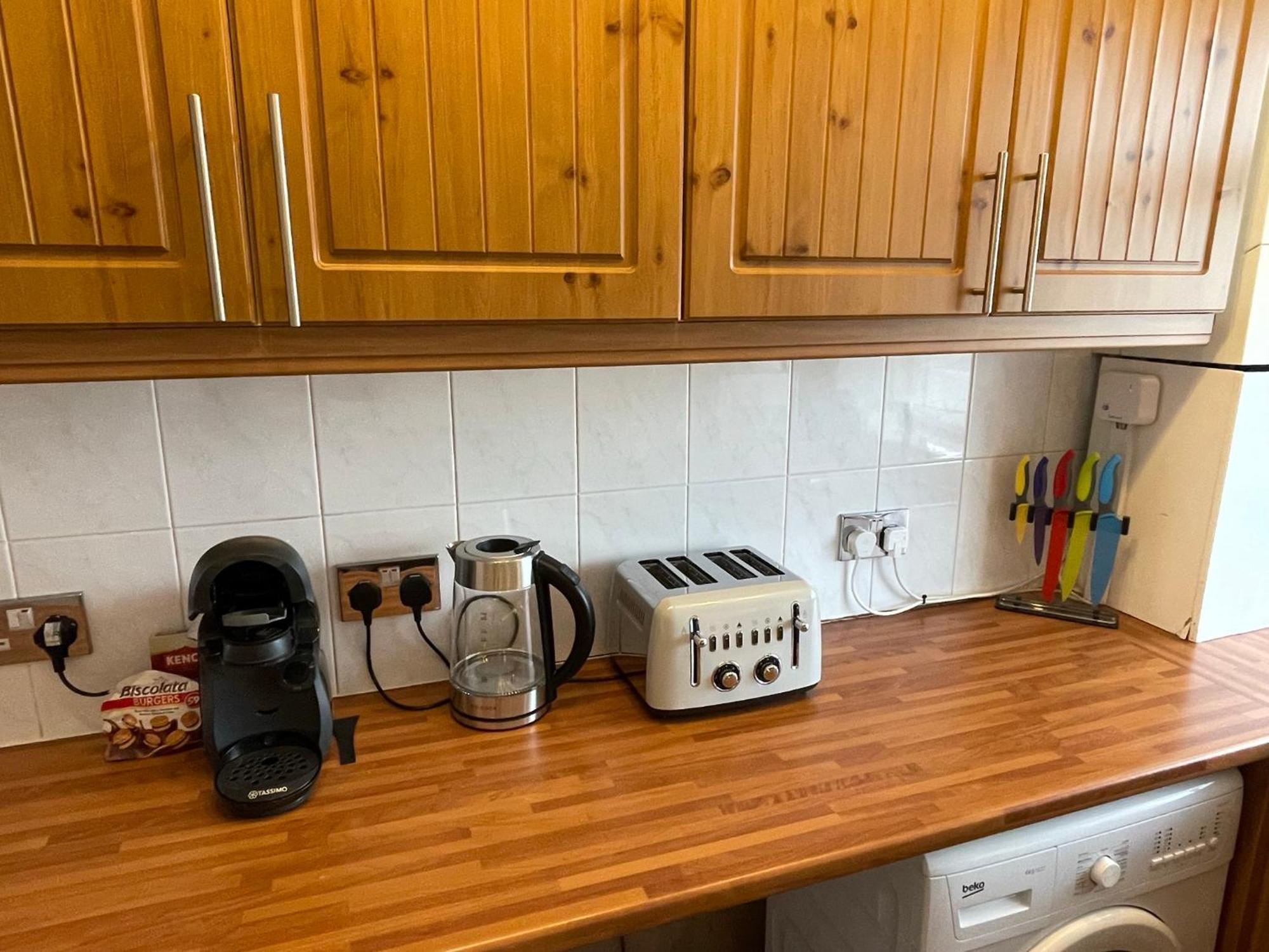 2 Bedrooms 2 Stations Лондон Екстериор снимка