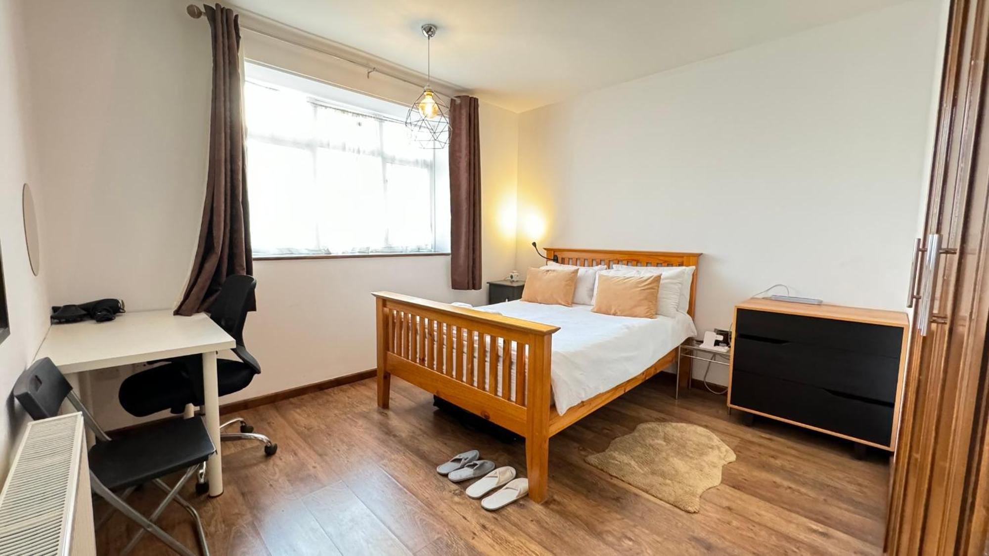 2 Bedrooms 2 Stations Лондон Екстериор снимка